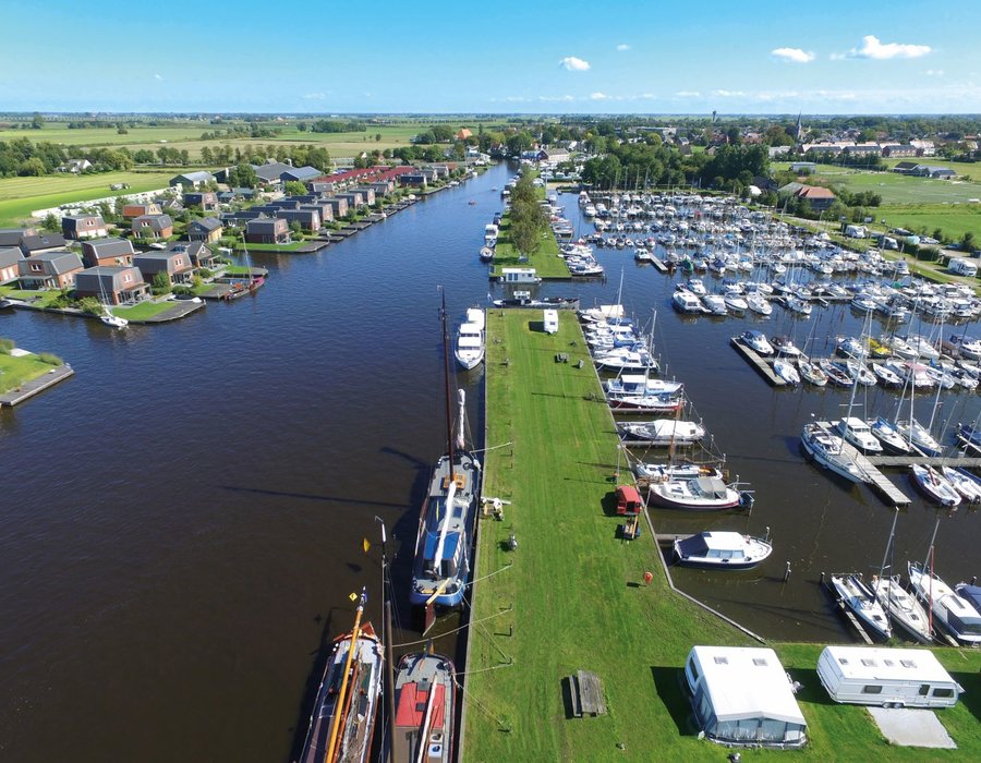 Camping-friesland-zeilen-Akkrum-drone-meinesloot.jpg